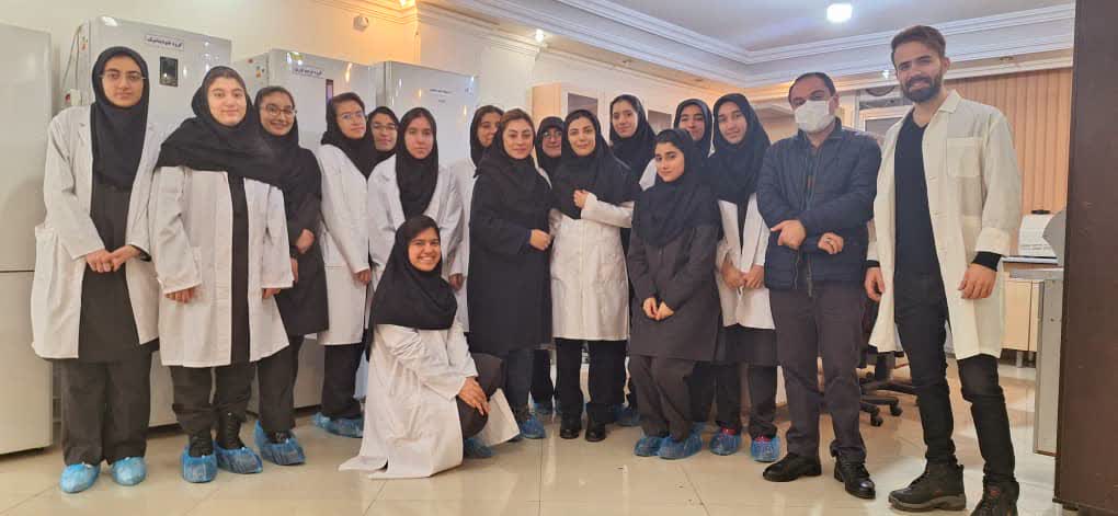 بازدید دانش آموزان دبیرستان فرزانگان تهران از پژوهشکده یارا
